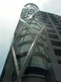 L1000495