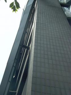L1000498