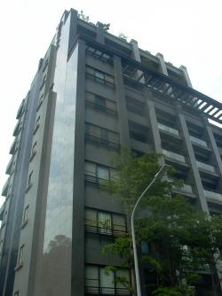 L1000564